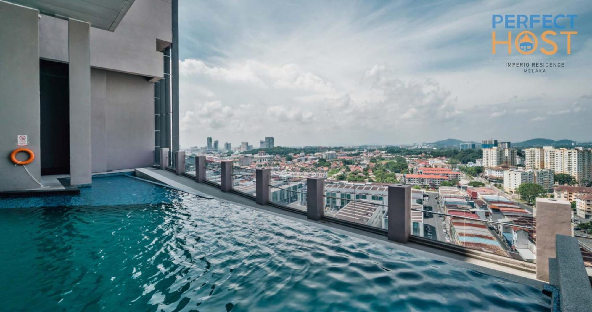 Imperio Residence Seafront By Perfect Host Малакка Экстерьер фото